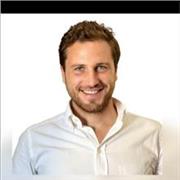 We make it happen: è una forma innovativa di apprendimento della lingua inglese attraverso lo studio di sintassi e vocaboli tramandati dalla realtà reale che ogni studente vive nella quotidianità. Si impara vivendo ciò che si vive nel breve e nel lungo pe